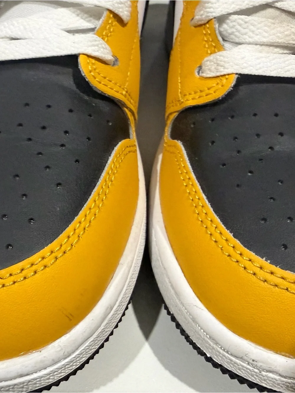Nike Jordan 1 Mid Kids 6Y Sneakers - White, Black & Yellow